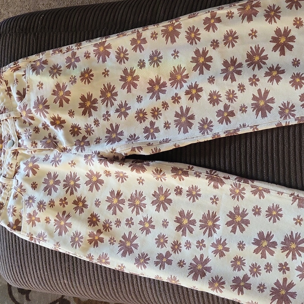 Bailey Rose Floral Patterned Pants...size Medium..high waist and flair at bottom